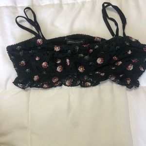 Kendall & Kylie crop top